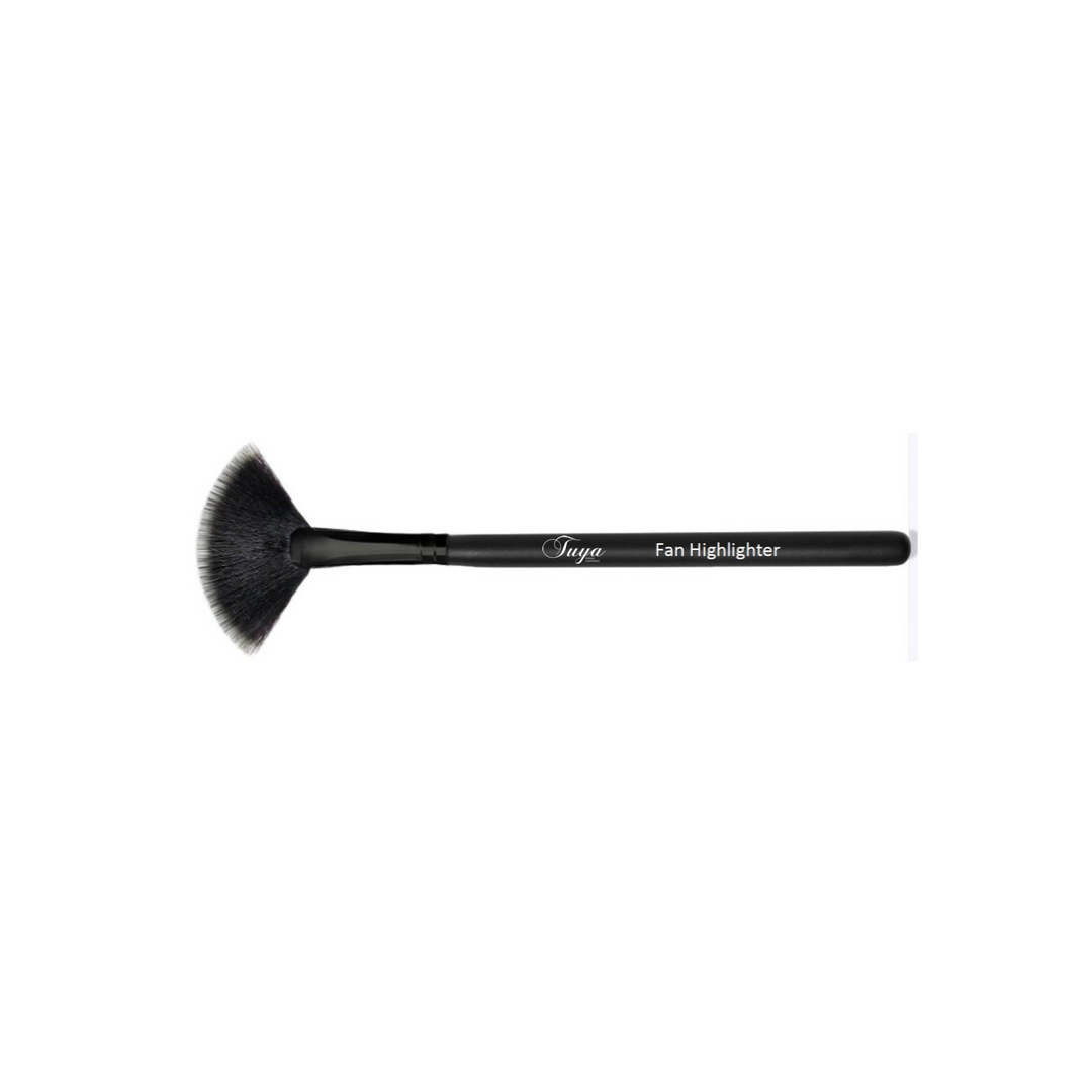 Fan Highlighter Brush