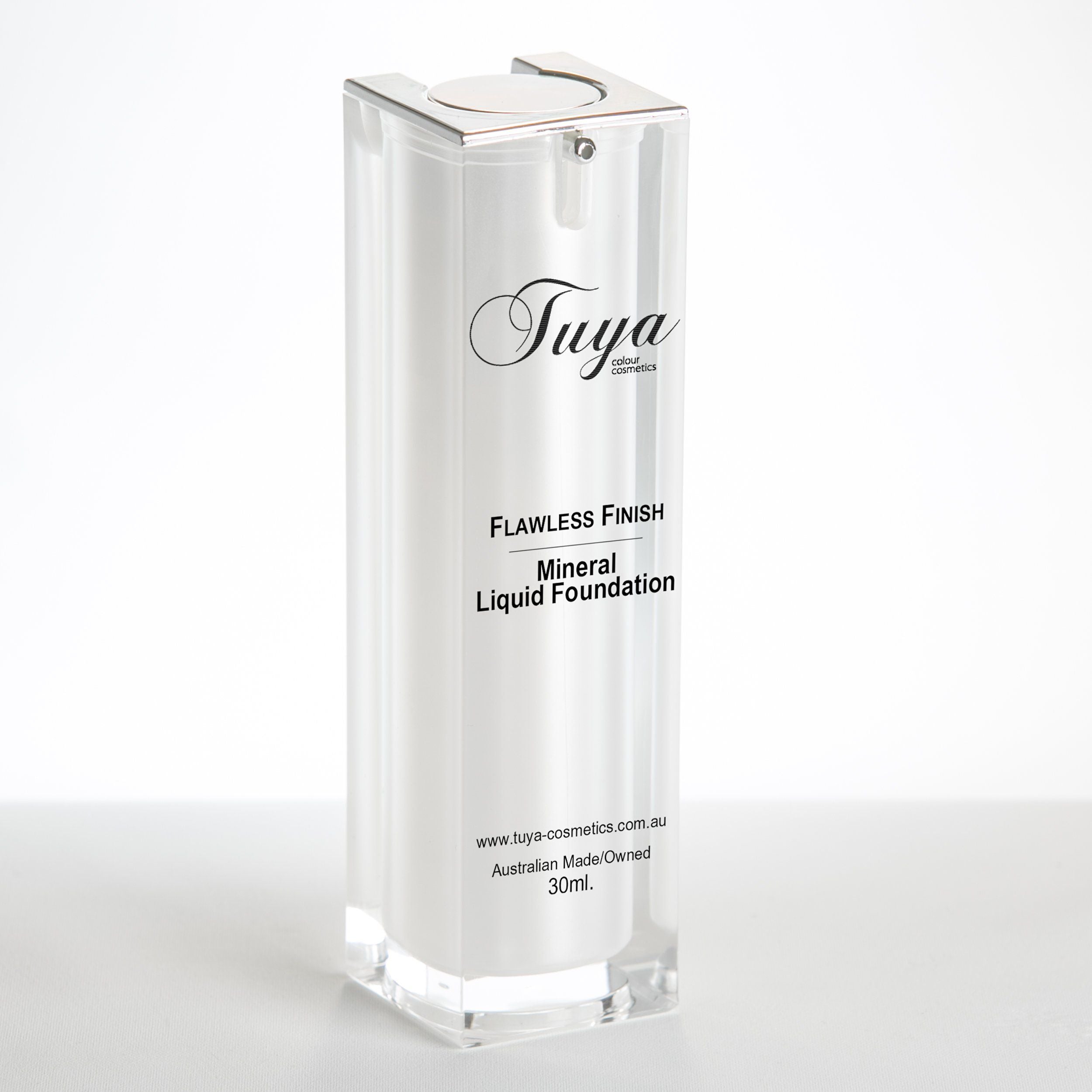 Flawless-Finish-Mineral-Liquid-Foundation (1)